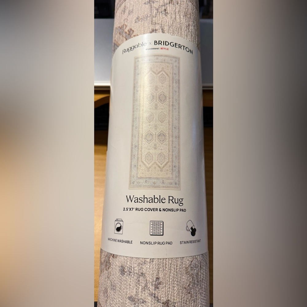 Ruggable x Bridgerton Crown Affair Ivory Opal - 2.5’ x 7’ - BRAND NEW